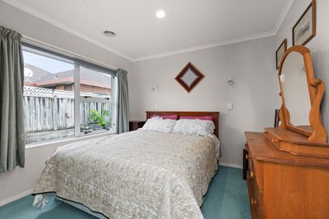 Photo of property in 11 Kingsgate Avenue, Havelock North, 4130