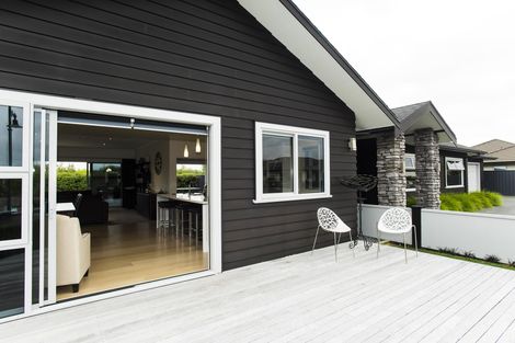 Photo of property in 2 Charteris Rise, Riverdale, Gisborne, 4010