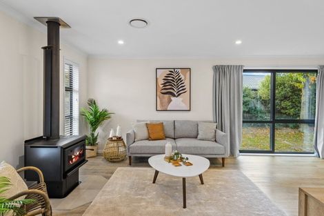 Photo of property in 5 Oakden Drive, Darfield, 7510