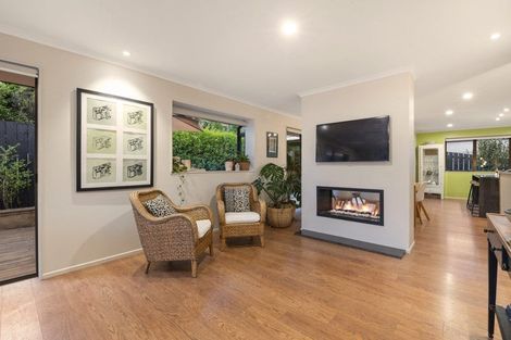 Photo of property in 21a Cliff Road, Torbay, Auckland, 0630