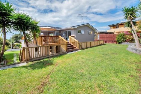 Photo of property in 7 Rossmore Terrace, Murrays Bay, Auckland, 0630