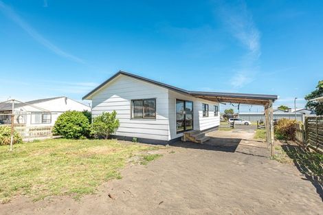 Photo of property in 110 Hinau Street, Castlecliff, Whanganui, 4501