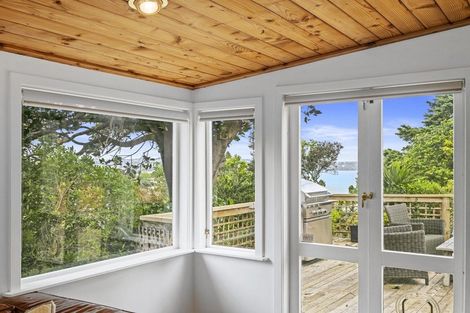 Photo of property in 6 Mollyhawk Place, Birkenhead, Auckland, 0626