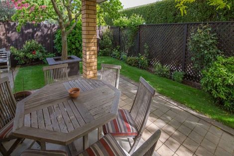 Photo of property in 6b Kelson Lane, Ilam, Christchurch, 8041