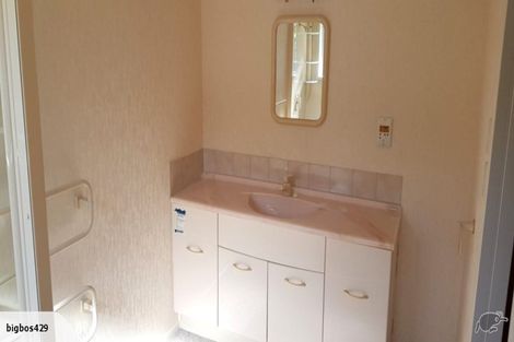 Photo of property in 17 Awanui Drive, Waikanae, 5036