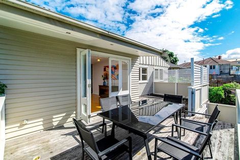 Photo of property in 30 Kokiri Street, Te Atatu South, Auckland, 0610
