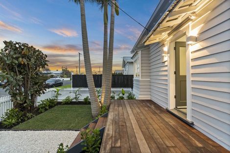 Photo of property in 16 Moa Road, Point Chevalier, Auckland, 1022