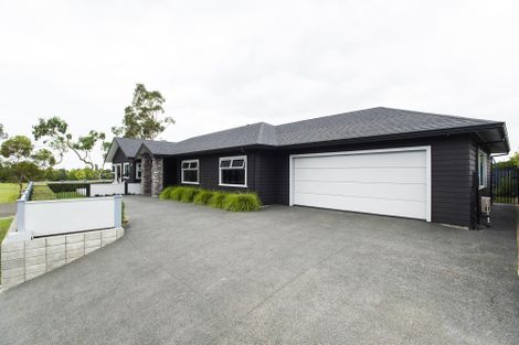 Photo of property in 2 Charteris Rise, Riverdale, Gisborne, 4010