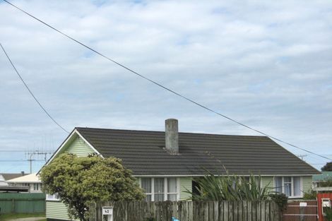 Photo of property in 42 Ruapehu Street, Castlecliff, Whanganui, 4501