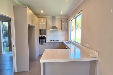 Photo of property in 38 Borneo Drive, Fairview Heights, Auckland, 0632