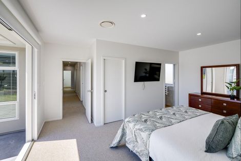 Photo of property in 17 Rangataiki Place, Te Awa, Napier, 4110