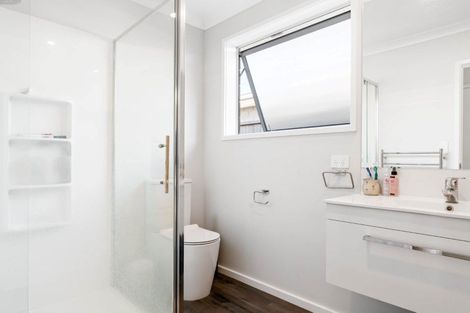 Photo of property in 18b Komata Crescent, Papamoa Beach, Papamoa, 3118