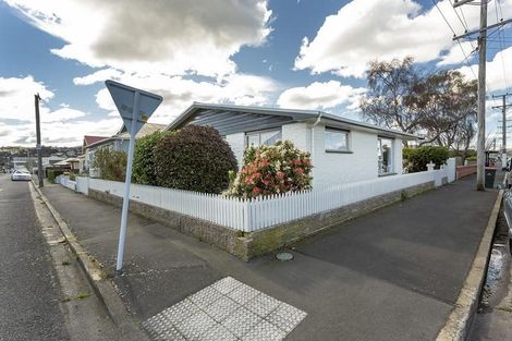 Photo of property in 160 Macandrew Road, South Dunedin, Dunedin, 9012