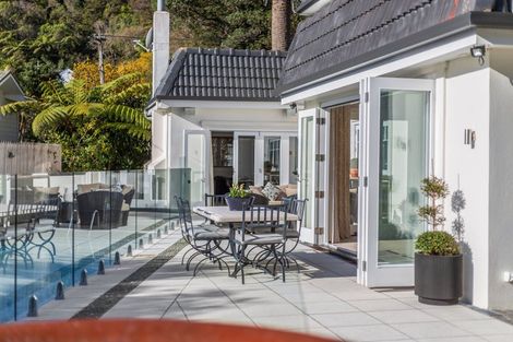 Photo of property in 24 Walter Road, Lowry Bay, Lower Hutt, 5013