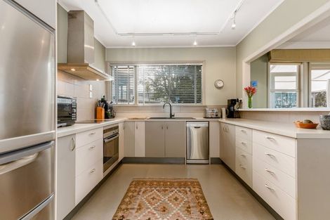 Photo of property in 2 Zetland Street, Highbury, Wellington, 6012