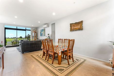 Photo of property in 15 Battalion Drive, Papakura, 2110