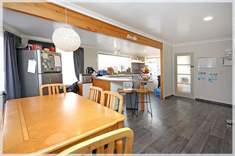 Photo of property in 32 Bledisloe Street, Levin, 5510