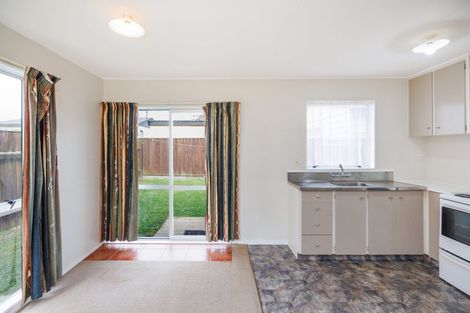 Photo of property in 15 Leander Place, Milson, Palmerston North, 4414