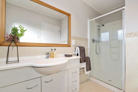 Photo of property in 44 Grenada Avenue, Forrest Hill, Auckland, 0620