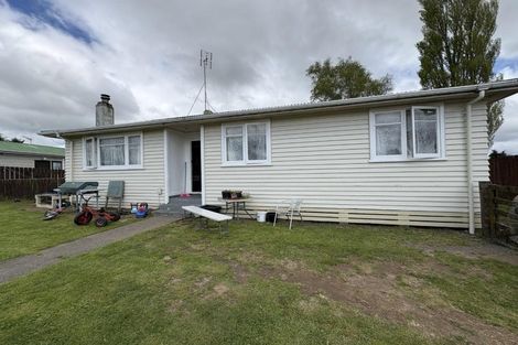 Photo of property in 16 Saint Andrews Drive, Tokoroa, 3420