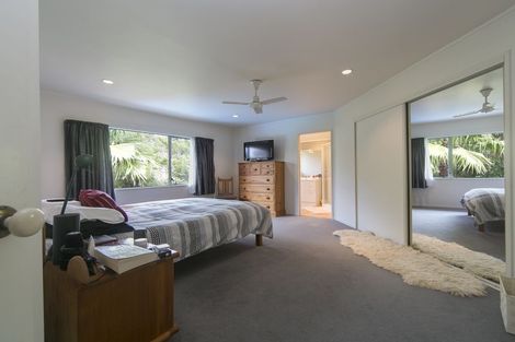 Photo of property in 2/160 Cliff View Drive, Green Bay, Auckland, 0604