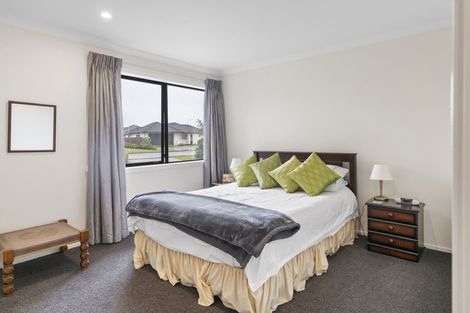 Photo of property in 18 Feist Street, Carterton, 5713