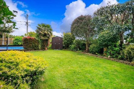 Photo of property in 1/75 Castor Bay Road, Castor Bay, Auckland, 0620