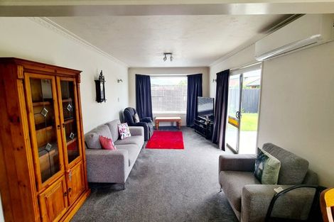 Photo of property in 2/5 Gibbs Place, Halswell, Christchurch, 8025