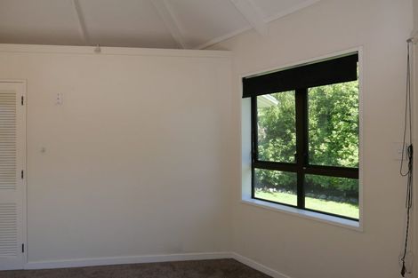 Photo of property in 3 Nugget Grove, Raumati Beach, Paraparaumu, 5032