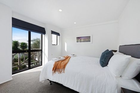 Photo of property in 10 George Street, Thorndon, Wellington, 6011