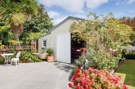 Photo of property in 89 Bridge Street, Bulls, 4818