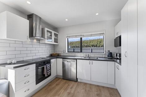 Photo of property in 28 Hawkins Place, Rangiora, 7400