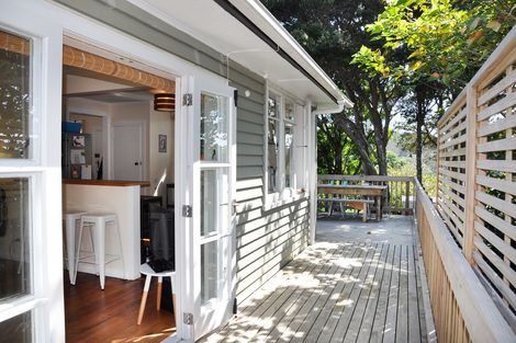 Photo of property in 23 Cumberland Street, Leigh, 0985