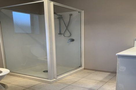 Photo of property in 5a Christina Avenue, Te Atatu South, Auckland, 0602