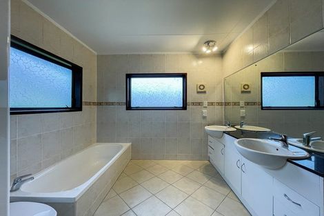 Photo of property in 12b Lewis Street, Blockhouse Bay, Auckland, 0600
