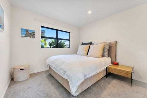 Photo of property in 2/79 Schnapper Rock Road, Schnapper Rock, Auckland, 0632