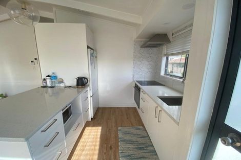 Photo of property in 30a Leo Street, Glen Eden, Auckland, 0602