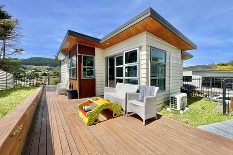 Photo of property in 357 Main Road, Tawa, Wellington, 5028