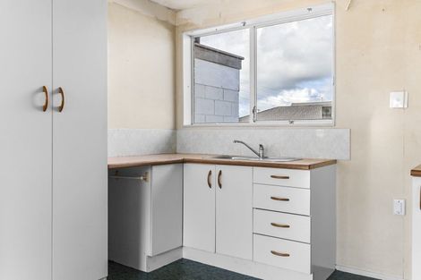 Photo of property in 2/50 Paynters Avenue, Strandon, New Plymouth, 4312