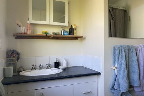 Photo of property in 186 Newlands Road, Newlands, Wellington, 6037