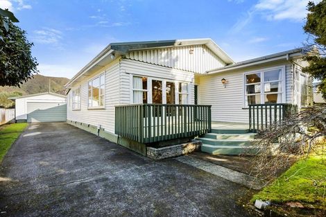 Photo of property in 64 Cambridge Terrace, Waterloo, Lower Hutt, 5011