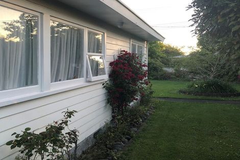 Photo of property in 25 Moreton Road, Carterton, 5713