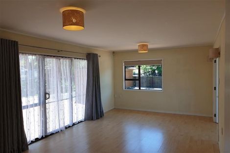 Photo of property in 6 Everglade Drive, Goodwood Heights, Auckland, 2105