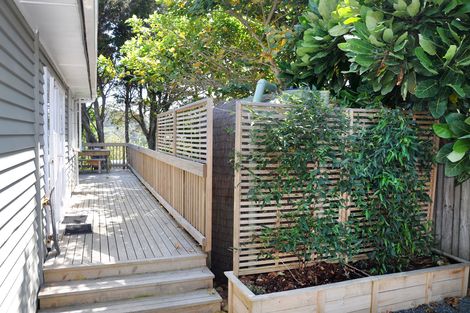 Photo of property in 23 Cumberland Street, Leigh, 0985