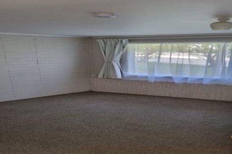 Photo of property in 1/15 Bloomsbury Grove, Newlands, Wellington, 6037