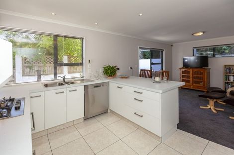 Photo of property in 83 Kakariki Grove, Waikanae, 5036