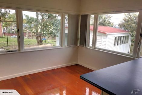 Photo of property in 2 Wyoming Avenue, Murrays Bay, Auckland, 0630