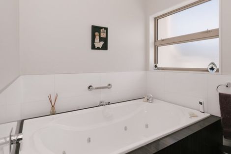 Photo of property in 48 Rodeo Drive, Kelvin Grove, Palmerston North, 4414