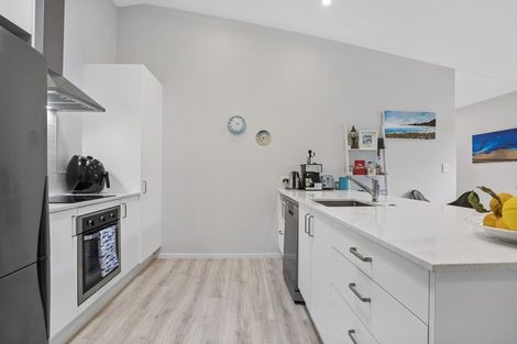 Photo of property in 16b Komata Crescent, Papamoa Beach, Papamoa, 3118