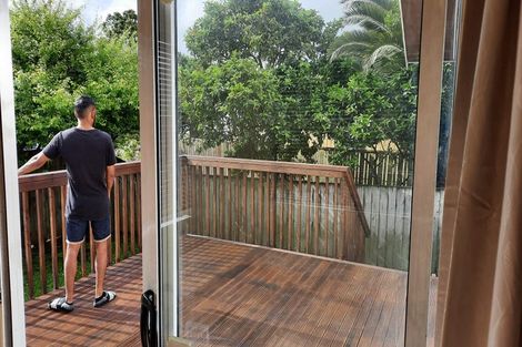 Photo of property in 142 Edgewater Drive, Pakuranga, Auckland, 2010